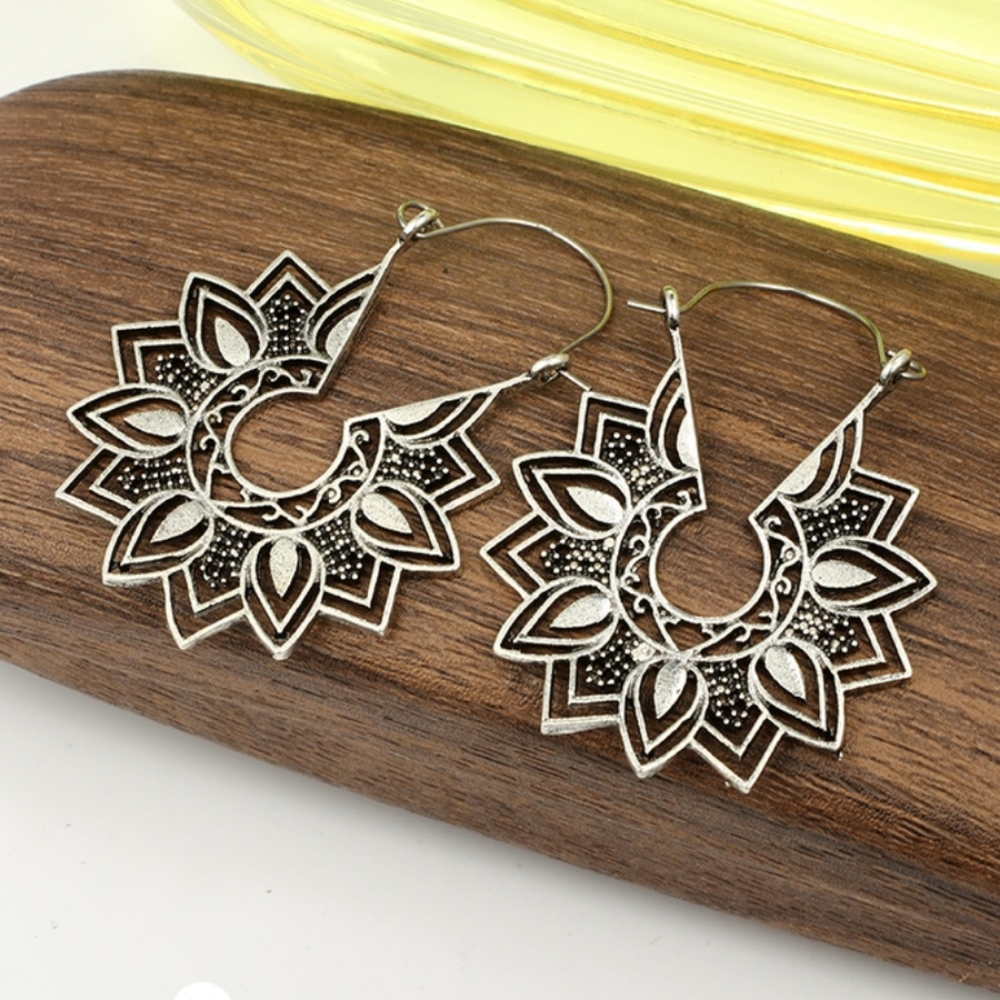 3/$25 New Silver Vintage Style Geometric Earrings - Picture 2 of 3